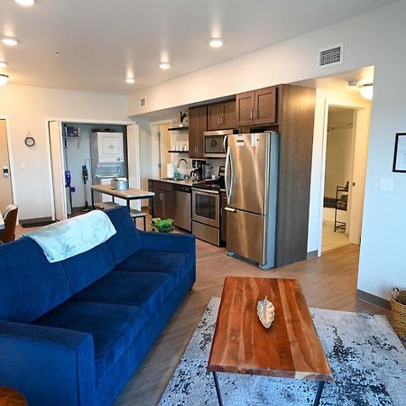 2 Bedroom Brand New Apartment Near Mayo, Park Free Rochester Exterior photo