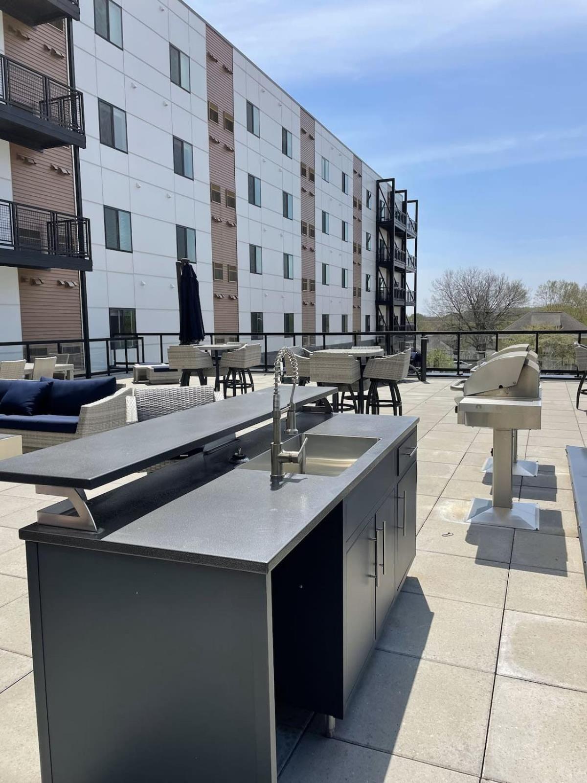 2 Bedroom Brand New Apartment Near Mayo, Park Free Rochester Exterior photo