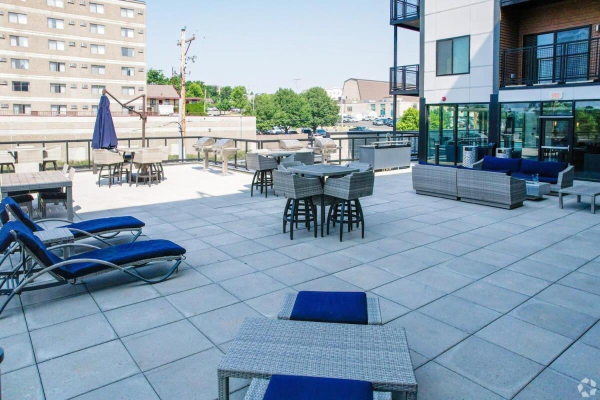 2 Bedroom Brand New Apartment Near Mayo, Park Free Rochester Exterior photo
