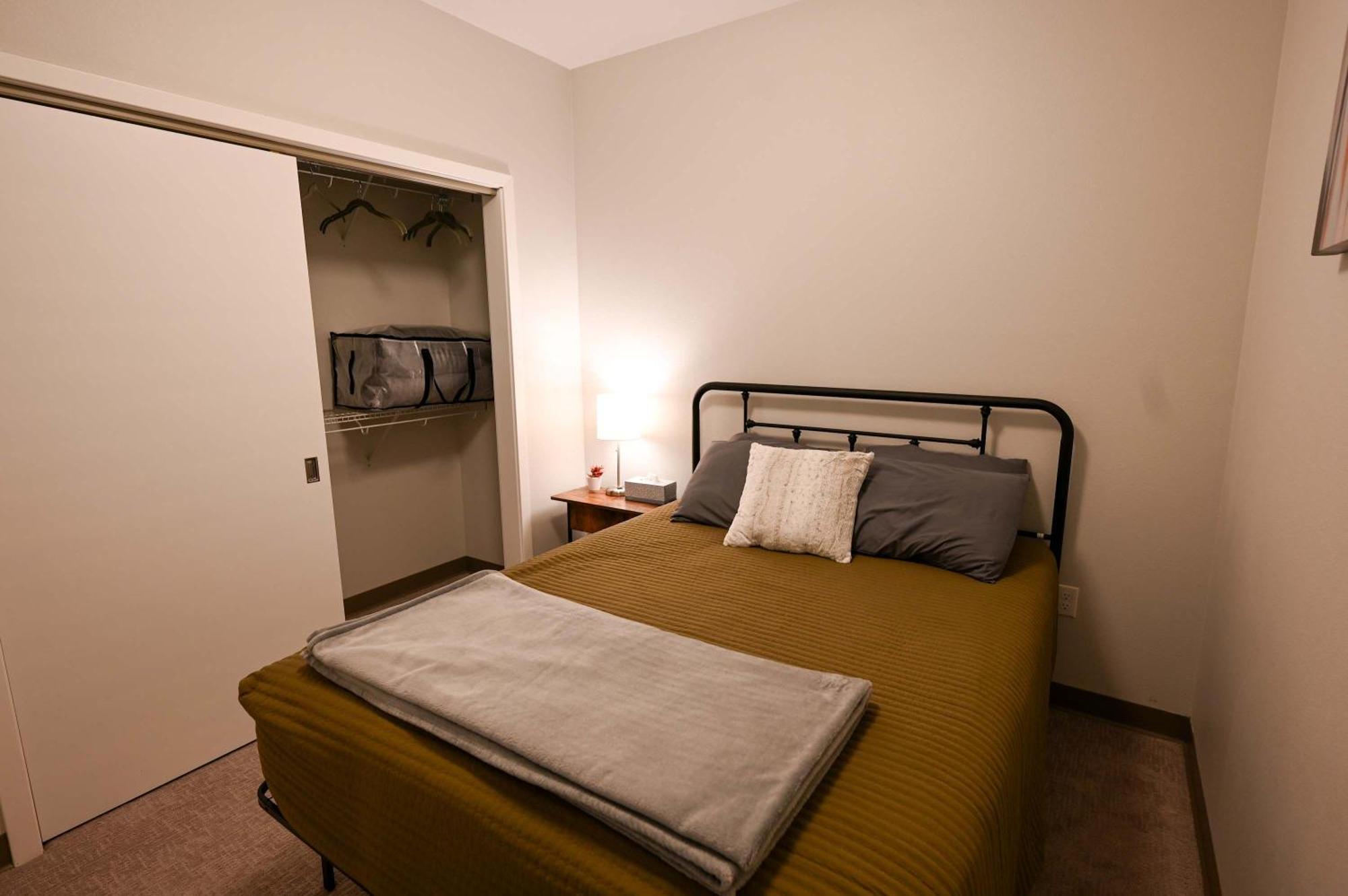 2 Bedroom Brand New Apartment Near Mayo, Park Free Rochester Exterior photo